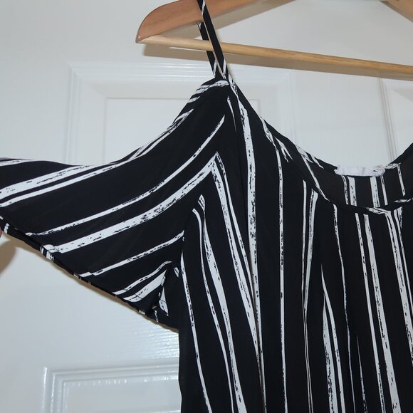 Womens Lush Black White Stripe Flowy Cold Shoulder Loose Fit Summer Top Small S - Picture 4 of 5